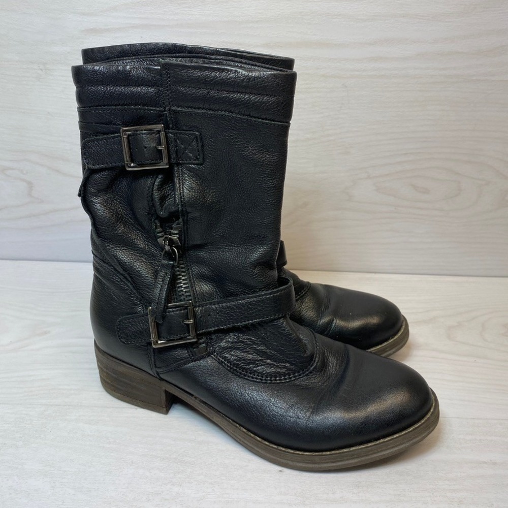 Clarks Womens 7.5 M Moto Boots Mid Calf Black Leather Buckle Straps Zipper Edgy